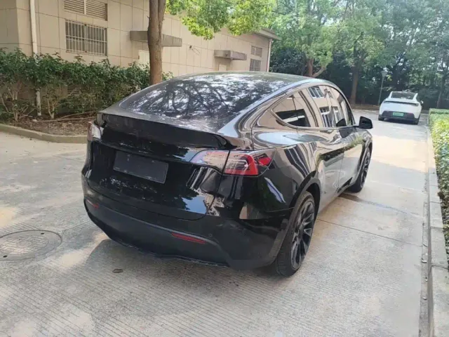 Tesla Model Y 2022 Facelift Rear-Wheel Drive Version — Фото автомобиля 6