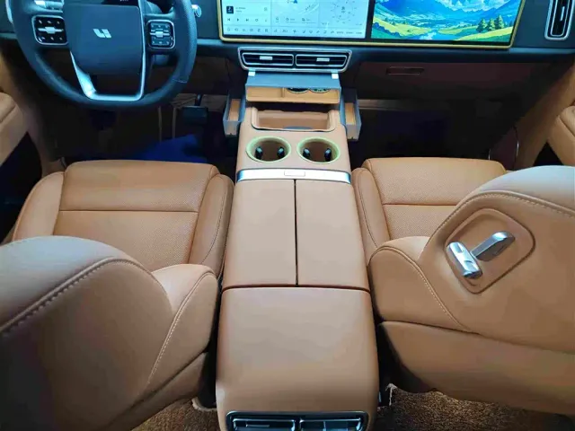 Li Auto L7 — Фото автомобиля 13