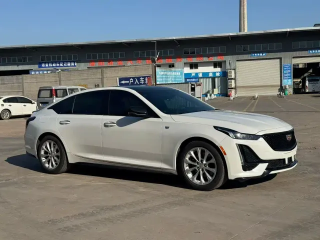 Cadillac CT5 — Фото автомобиля 3