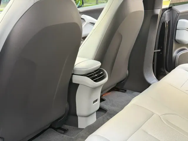 Nio ET5 Touring — Фото автомобиля 11