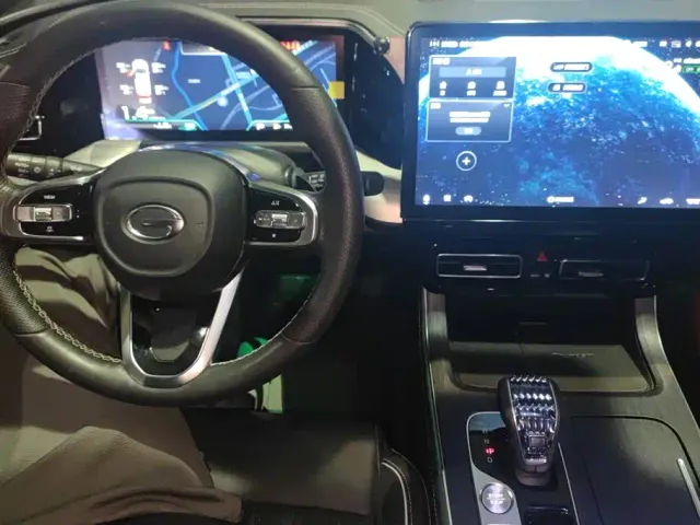 GAC Trumpchi GS8 — Фото автомобиля 12