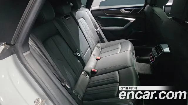 Audi A7 4K — Фото автомобиля 17