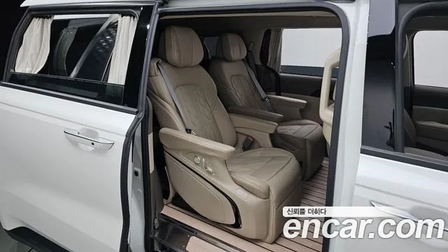 Kia Canival — Фото автомобиля 3