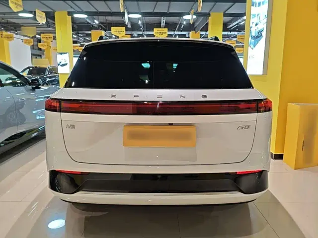 Xpeng G9 — Фото автомобиля 5