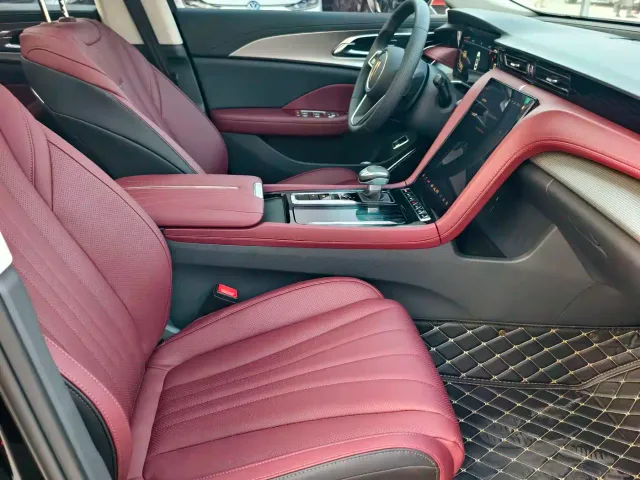 Hongqi H5 — Фото автомобиля 15