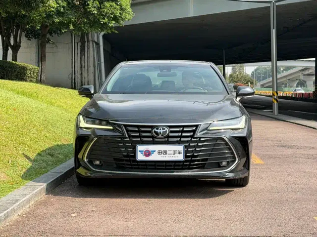 Toyota Avalon — Фото автомобиля 2