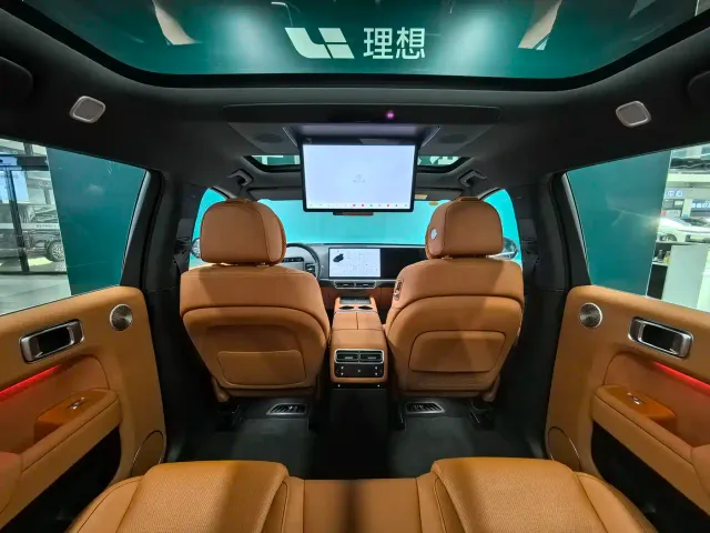 Li Auto L7 — Фото автомобиля 9