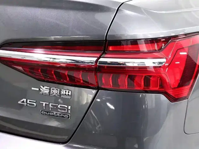 Audi A6L — Фото автомобиля 14