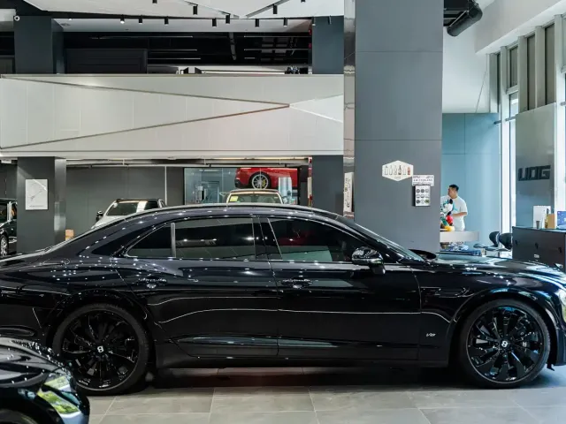 Bentley Flying Spur 2022 4.0T V8 Standard — Фото автомобиля 26