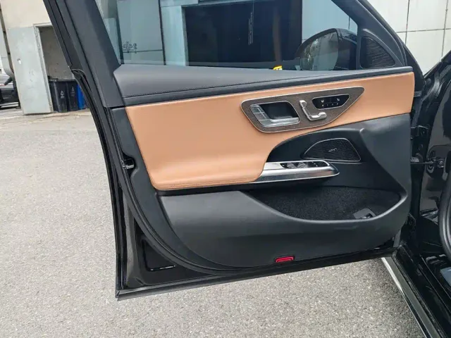 Mercedes-Benz E-Class — Фото автомобиля 9