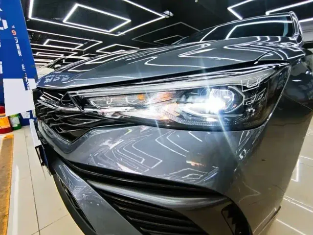 Roewe i5 — Фото автомобиля 8