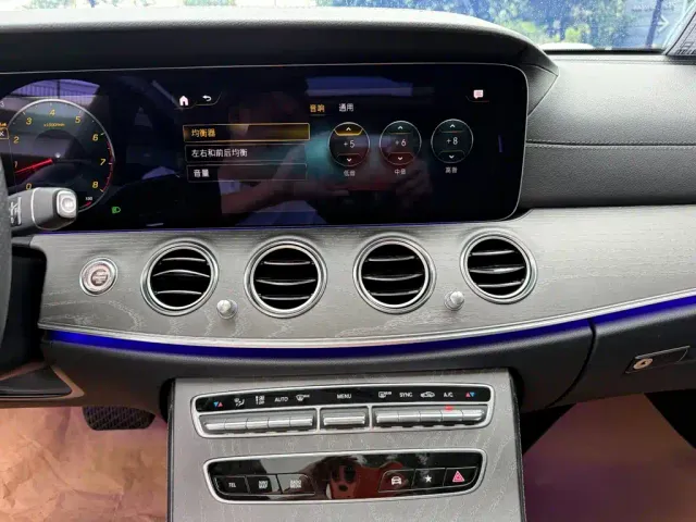 Mercedes-Benz E-Class — Фото автомобиля 9