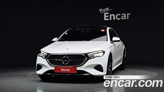 Mercedes-Benz E-Class — Фото автомобиля 3