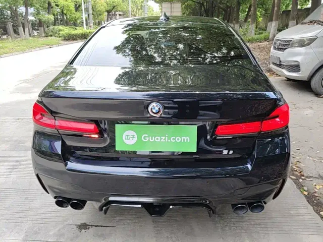 BMW 5 Series — Фото автомобиля 3