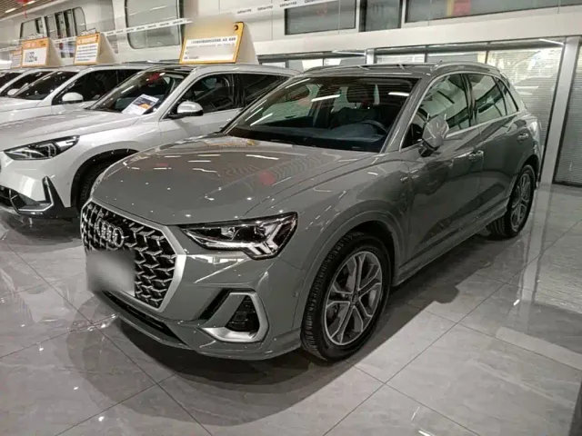 Фотография автомобиля — Audi Q3
