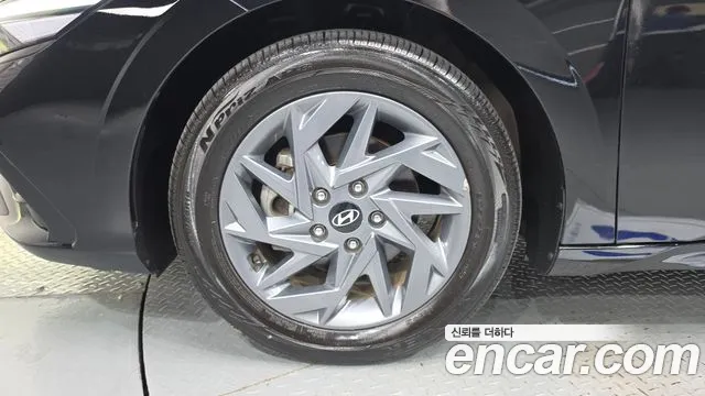 Hyundai Avante — Фото автомобиля 5