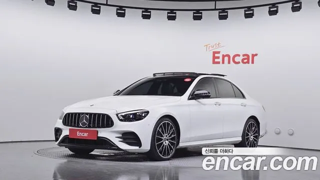 Фотография автомобиля — Mercedes-Benz E-Class
