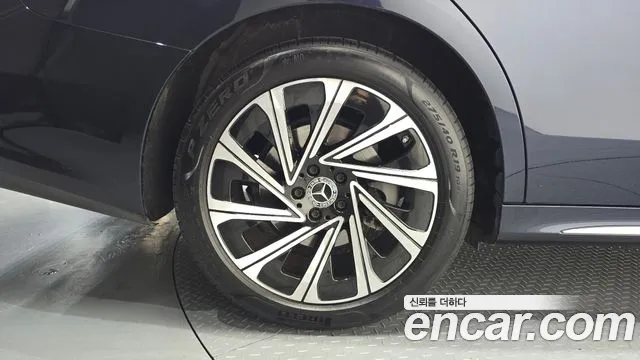 Mercedes-Benz E-Class E-класс W214 E300 4MATIC Exclusive — Фото автомобиля 5