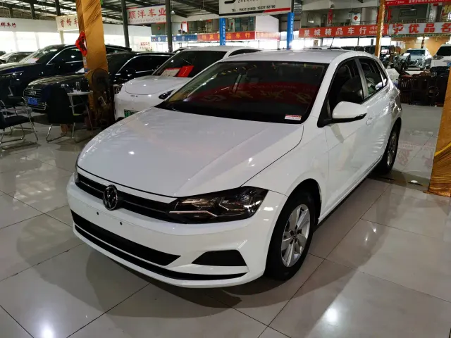 Фотография автомобиля — Volkswagen Polo