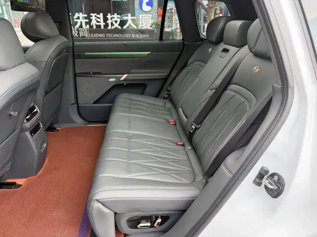 Dongfeng eπ 008 — Фото автомобиля 12