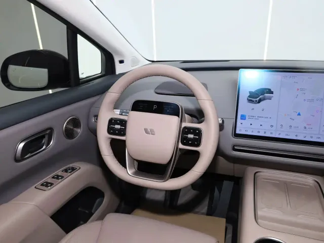 Li Auto i8 — Фото автомобиля 10