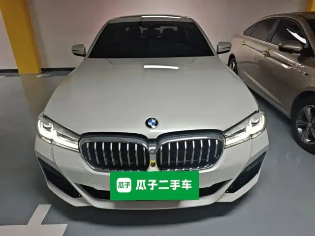 BMW 5 Series — Фото автомобиля 2
