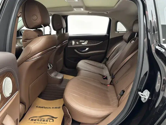 Mercedes-Benz E-Class — Фото автомобиля 9