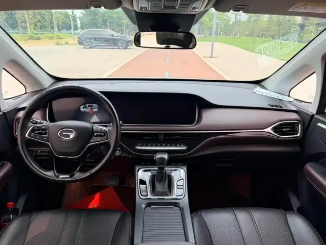 GAC Trumpchi Trumpchi M6 2023 PRO 270T DCT Luxury Edition — Фото автомобиля 9