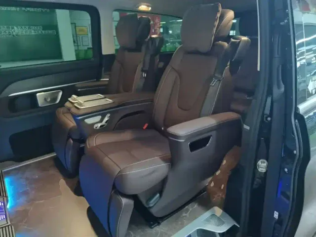 Mercedes-Benz V-Class — Фото автомобиля 16
