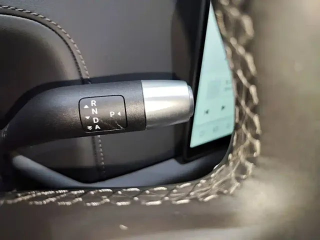 Li Auto Li Xiang L9 2025 Ultra Smart Renewal Edition — Фото автомобиля 13