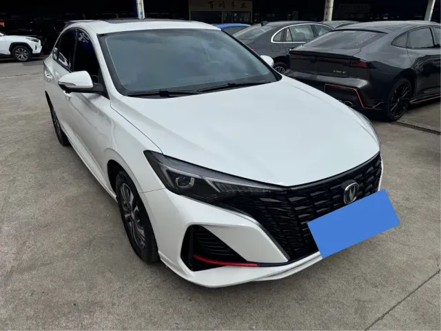 Changan Eado — Фото автомобиля 3
