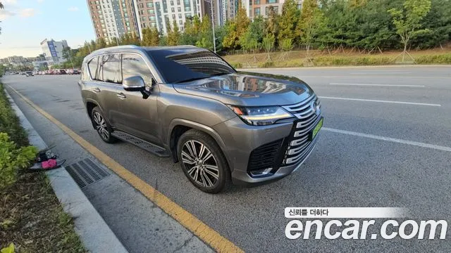 Lexus LX Generation 4 — Фото автомобиля 3