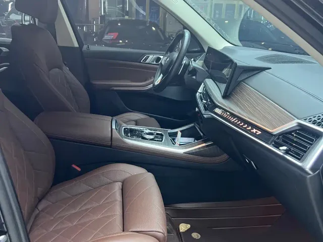BMW X7 — Фото автомобиля 4
