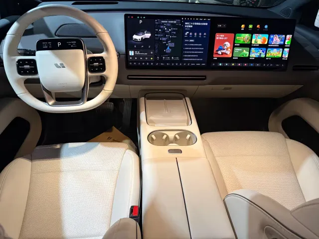 Li Auto i6 — Фото автомобиля 7