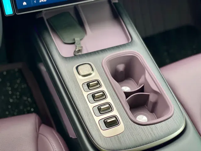 Xiaomi SU7 — Фото автомобиля 19