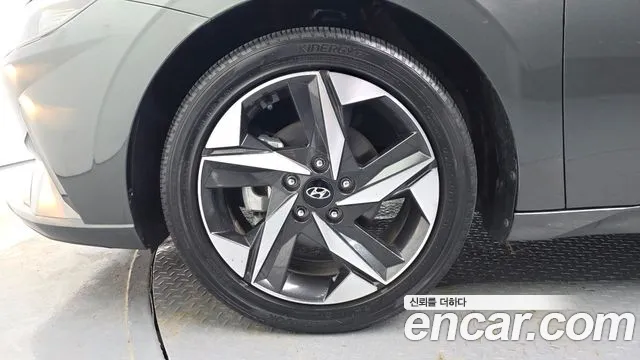 Hyundai AVANTE Avante (CN7) 1.6 LPi (для маломобильных пассажиров) — Фото автомобиля 5
