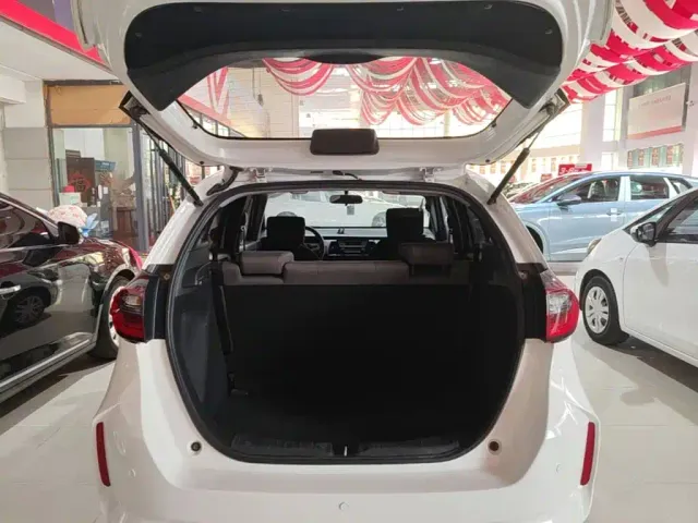 Honda Fit — Фото автомобиля 18