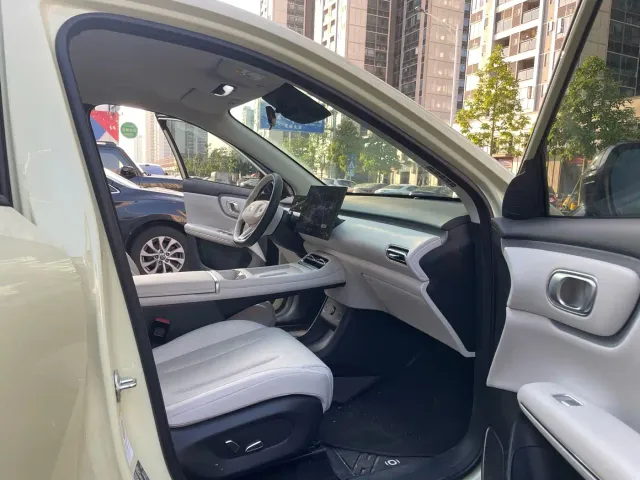 Changan Qiyuan Q05 — Фото автомобиля 9