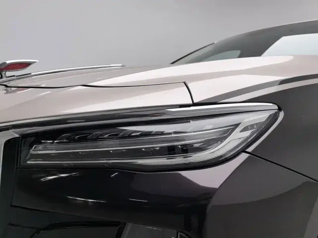 Hongqi H5 — Фото автомобиля 7