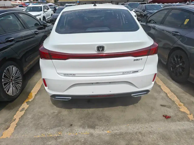 Changan Eado — Фото автомобиля 8