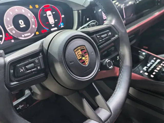 Porsche Cayenne — Фото автомобиля 7