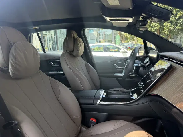Mercedes-Benz EQE SUV — Фото автомобиля 9