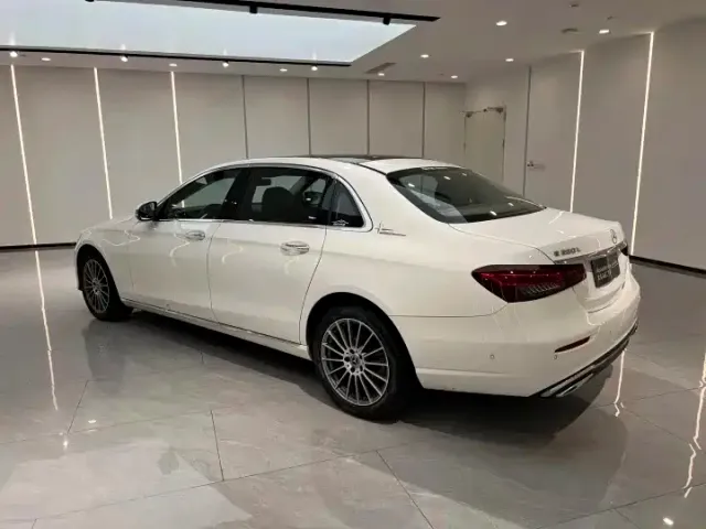 Mercedes-Benz E-Class — Фото автомобиля 13