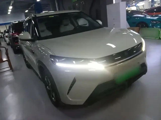 BYD Yuan UP — Фото автомобиля 3
