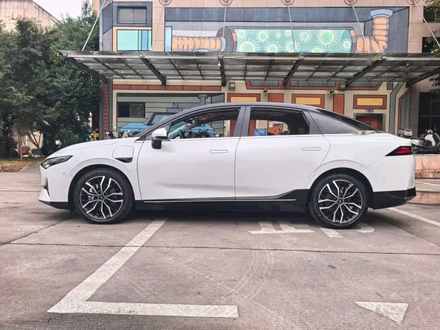Xpeng P5 — Фото автомобиля 20