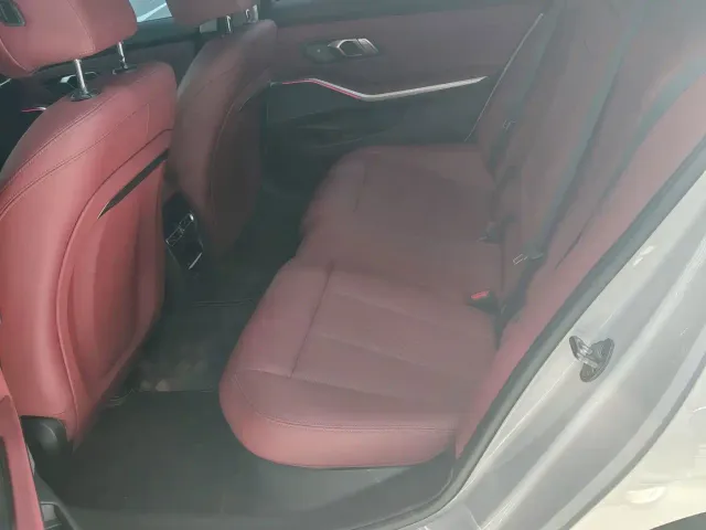 BMW 3 Series — Фото автомобиля 5