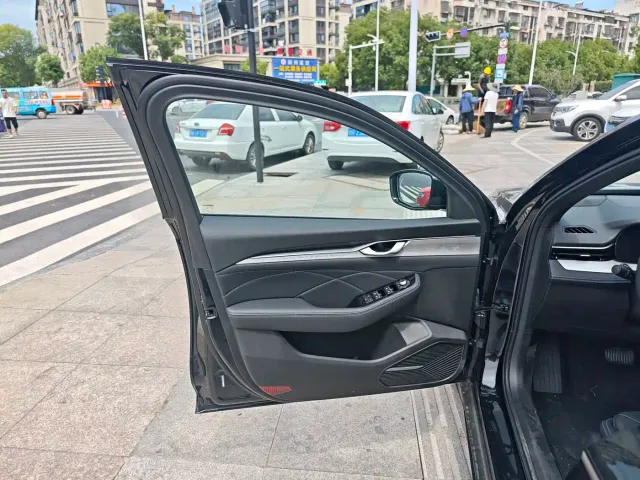 Geely Xingrui — Фото автомобиля 13