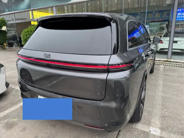 Li Auto L8 — Фото автомобиля 9