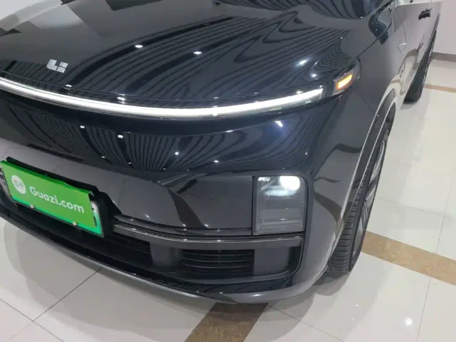 Li Auto L8 — Фото автомобиля 23