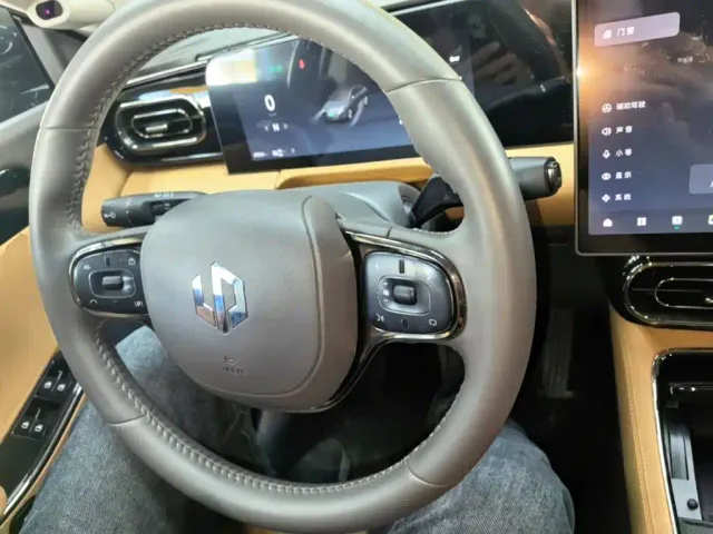 Leapmotor C01 — Фото автомобиля 10